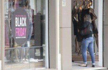 Lojistas esperam recuperar as vendas com Black Friday