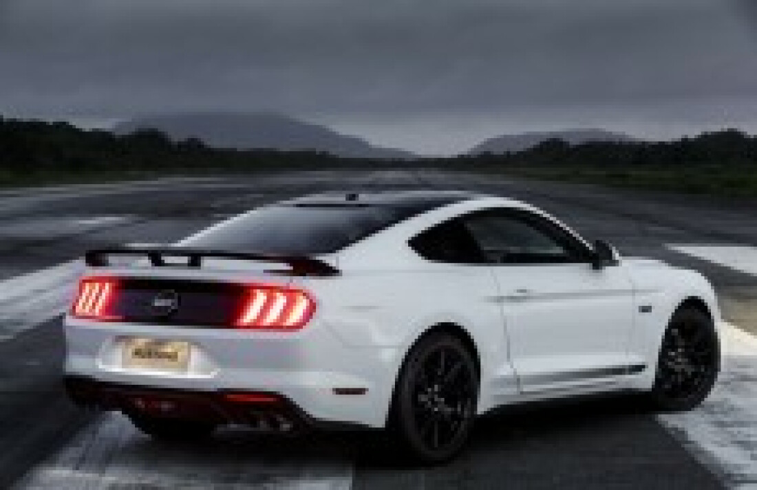 Ford anuncia lançamento do Mustang Black Shadow
