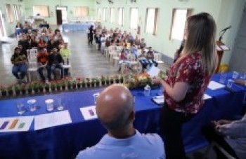 Saspe forma grupo de 40 estudantes