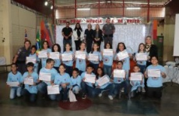 proerd forma 120 alunos de escola da Casa Branca