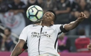 Jô analisa proposta de equipe japonesa