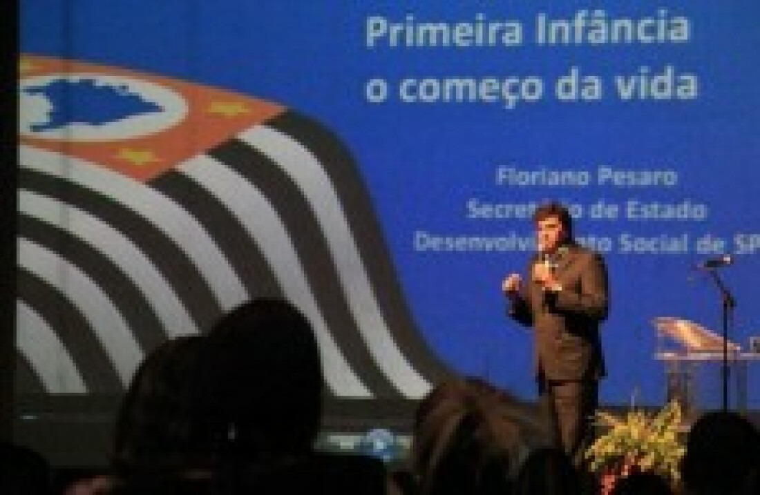 Secretário anuncia o projeto social 'Criança Feliz' em Mogi