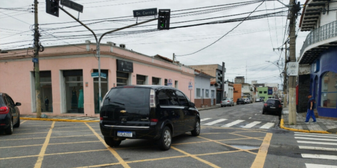Interdição na rua Doutor Corrêa será mantida hoje