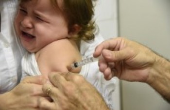 Cerca de 30 mil pessoas são vacinadas contra o sarampo