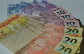 Governo propõe salário mínimo de R$ 1.039