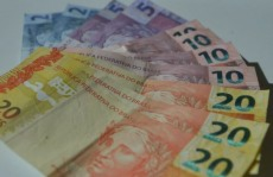 Governo propõe salário mínimo de R$ 1.039