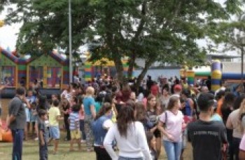 Vila Brasileira tem hoje atrações do Bairro Feliz