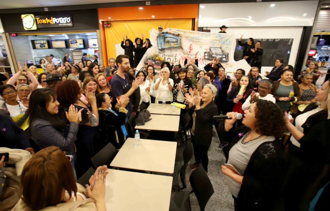 Cras realiza Flash Mob em alusão a Lei Maria da Penha