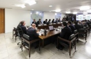 Bolsonaro se reúne com governadores