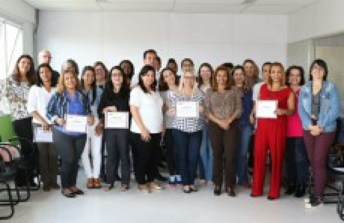 Assistência forma servidores em curso de trabalho social