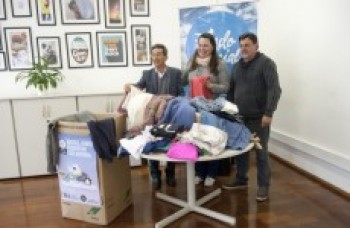 Associação faz doação de agasalhos ao Fundo Social