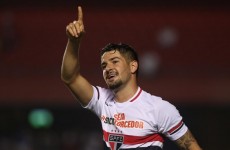 Atacante Pato trata dores musculares no CT Tricolor