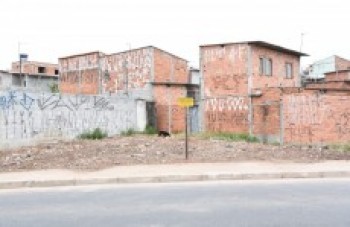 Estado entrega 250 títulos de regularização fundiária