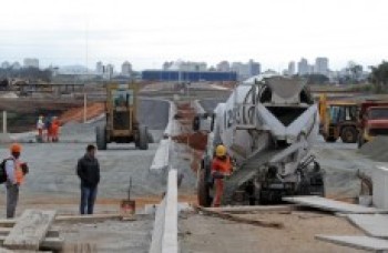 Prefeito em exercício viaja a Brasília em busca de recursos