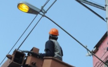 Mais de 10 mil luminárias são renovadas na cidade