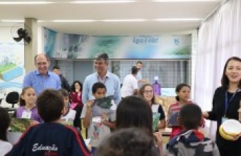 Estudantes da rede municipal visitam estação de tratamento