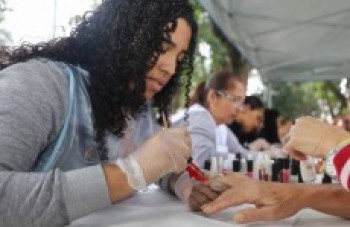 Alunas de estética oferecem atendimento gratuito