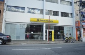 Agência bancária é alvo de tentativa de assalto