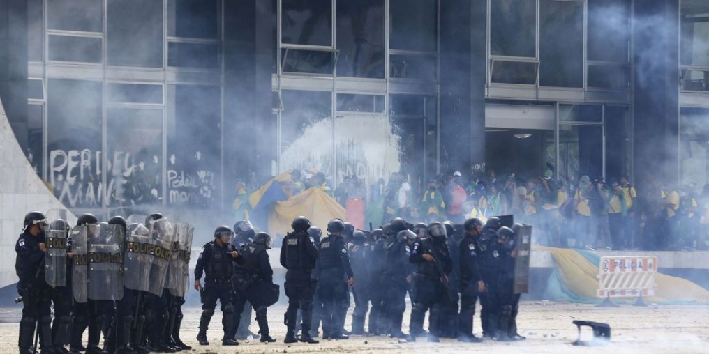 DF: pelo menos 170 pessoas são detidas após atos antidemocráticos