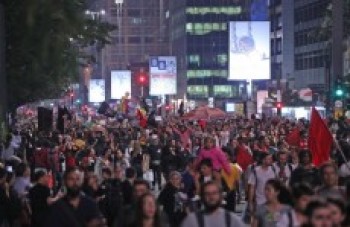 Região participa de ato contra corte de recursos na Educação