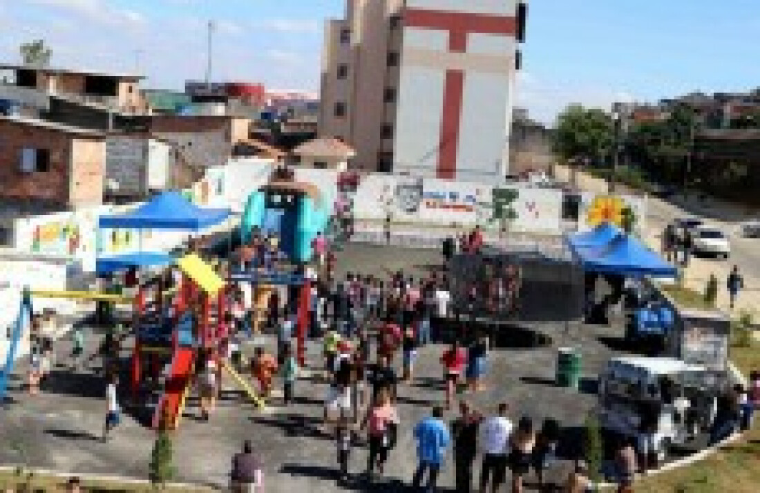 Praça do Jardim Adriane é inaugurada em Itaquá
