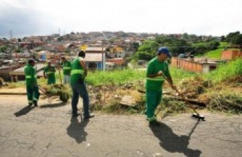 Serviços Urbanos lança o projeto "Limpa Ferraz"