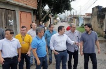 Pavimentação de via foi iniciada