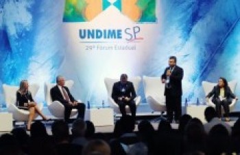 Secretária debate políticas públicas em fórum estadual
