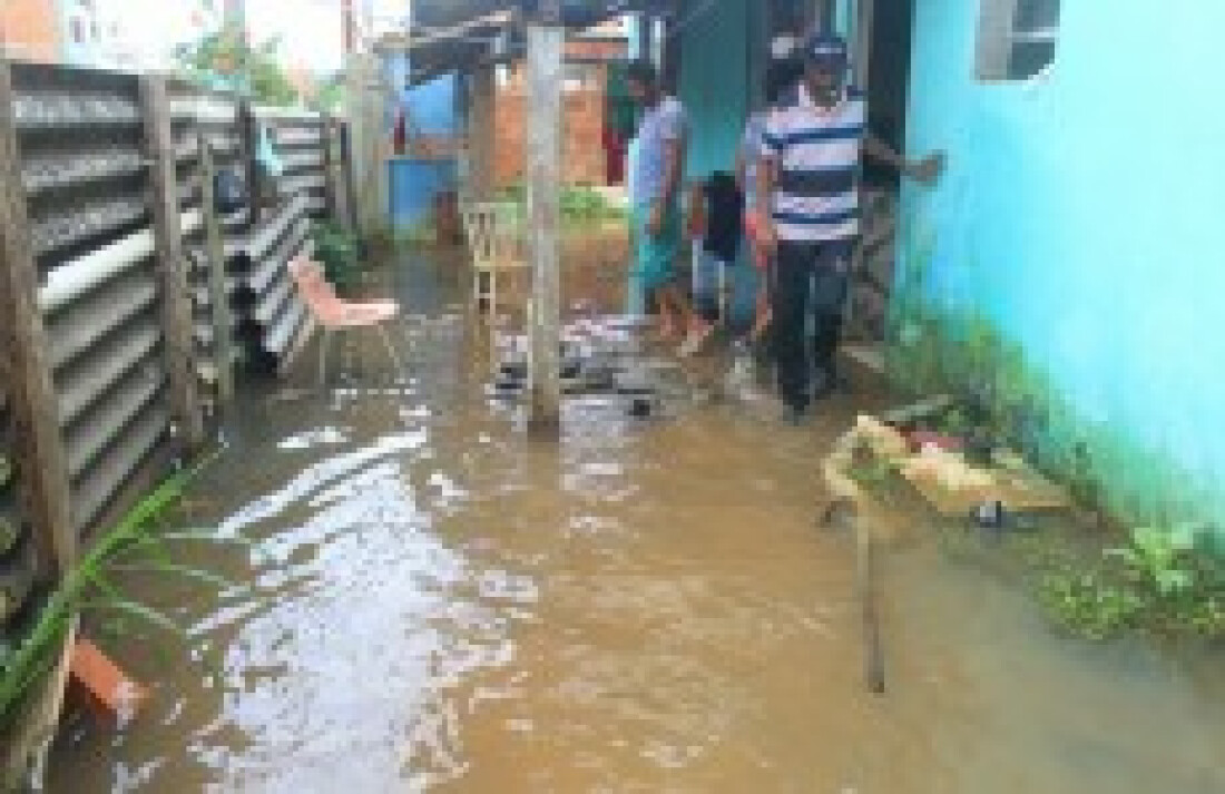 Bairros são devastados pela chuva