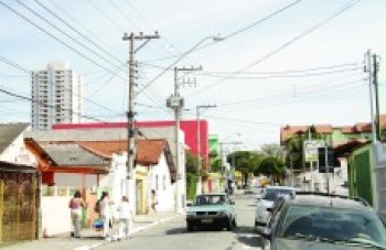 ? MOradores cobram manutenção da iluminação pública em Poá: