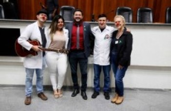 onG Doutores do Riso é homenageada na Câmara