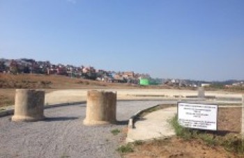 Área de shopping recebe terraplanagem