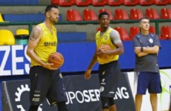 Equipe retoma treinos para série contra Caxias