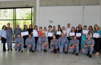 'Bombeiro Educador' orienta 1,2 mil estudantes em Arujá