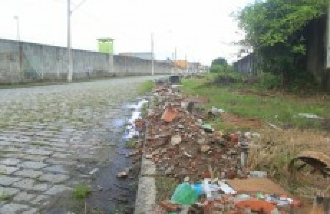 Moradora de Jundiapeba pede atenção para acessibilidade