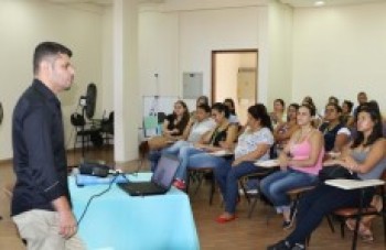 Palestra encerra atividades em alusão ao "Janeiro Roxo"