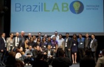 Marcus Melo avalia projetos do Demo Day