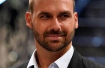 'Macron é moleque', diz Eduardo Bolsonaro