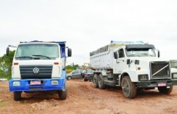 GCM apreende caminhões na Vila São Paulo