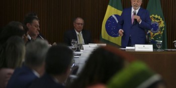 Lula defende crescimento com responsabilidade e seguridade social