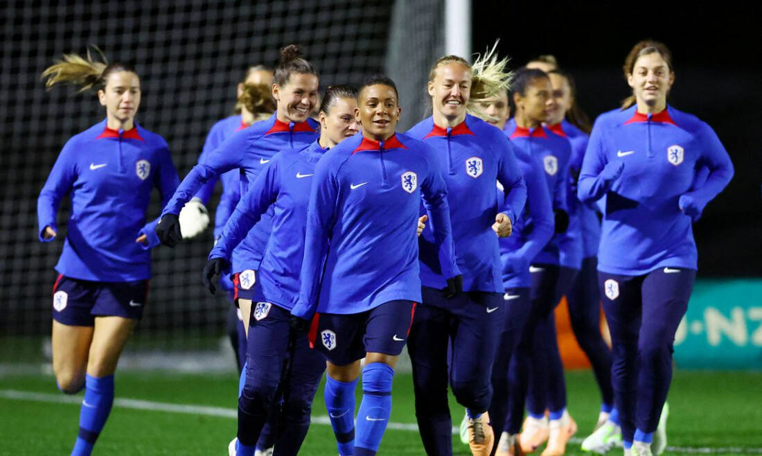 Duelo contra EUA será exemplo de futebol moderno, diz técnico holandês