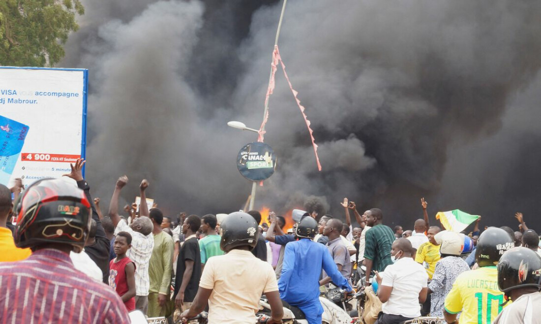 Países pedem retorno à ordem no Níger um dia após golpe