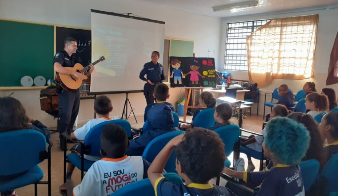 Projeto Anjos da Guarda atende alunos e leva formação de cidadania para escolas