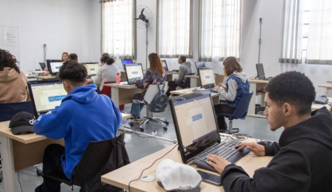 Crescer lança terceira edição do Empodera Juventudes
