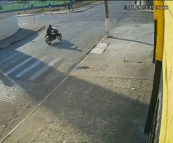 Professora sofre tentativa de assalto ao sair de escola em Jundiapeba