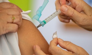 Brasil atinge em 2021 menor cobertura vacinal em 20 anos