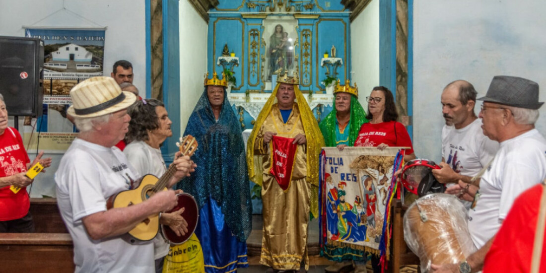 Folia de Reis percorre as ruas da cidade até esta quinta