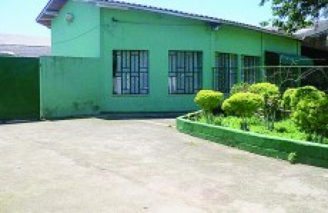 Muro de escola cai e 5 alunos ficam feridos
