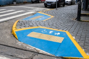Itaquá amplia serviços e instala 180 rampas de acessibilidade em 7 meses
