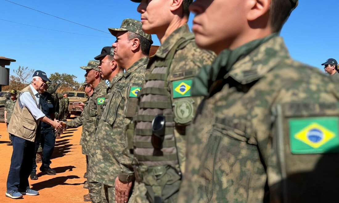 Ministro da Defesa visita local da queda de helicóptero da Marinha